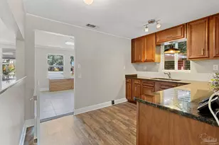 7103 Mobile Hwy, Bellview, FL 32526 - Photo 12