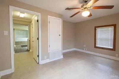 7103 Mobile Hwy, Bellview, FL 32526 - Photo 26