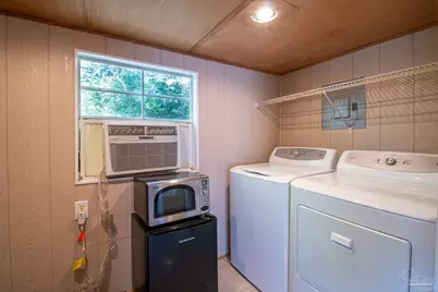 7103 Mobile Hwy, Bellview, FL 32526 - Photo 32