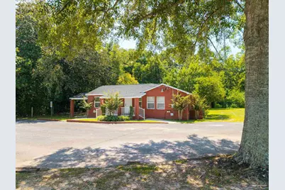 7103 Mobile Hwy, Bellview, FL 32526 - Photo 4