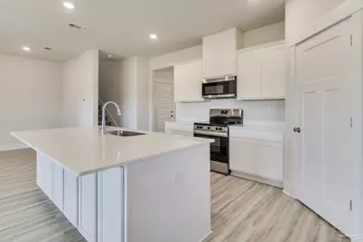 8649 Russellcross Blvd, Pensacola, FL 32507 - Photo 6