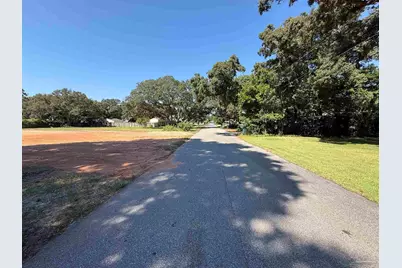 417 Surrey Dr, Gulf Breeze, FL 32561 - Photo 2