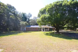 5720 Redwood Dr, Milton, FL 32570 - Photo 2