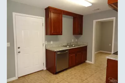 1810 Winding Creek Cir, Cantonment, FL 32533 - Photo 8