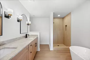 2215 Blue Lake Dr, Pensacola, FL 32506 - Photo 16