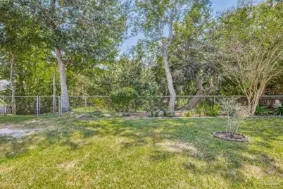 205 Bridge City Dr, Pensacola, FL 32506 - Photo 8