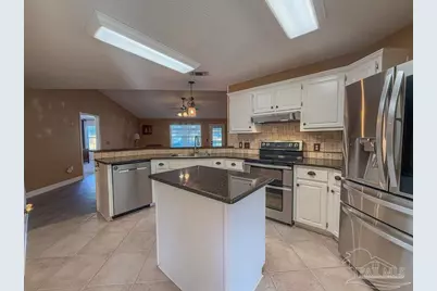 6902 Hanover Ct, Milton, FL 32570 - Photo 8