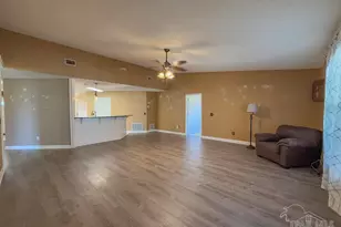 6902 Hanover Ct, Milton, FL 32570 - Photo 14