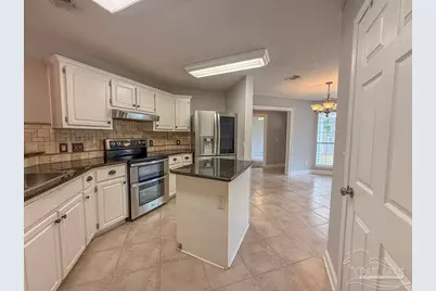 6902 Hanover Ct, Milton, FL 32570 - Photo 10