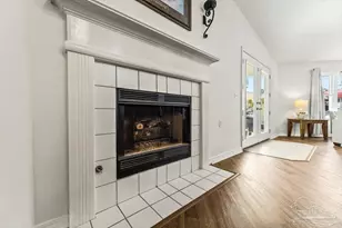 1708 Lighthouse Pointe Dr, Gulf Breeze, FL 32563 - Photo 8