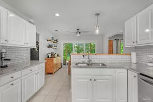 8905 Binnacle Ct, Navarre, FL 32566 - Photo 30