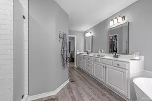 8905 Binnacle Ct, Navarre, FL 32566 - Photo 16