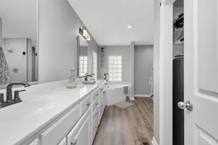 8905 Binnacle Ct, Navarre, FL 32566 - Photo 12