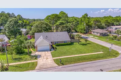 2345 Prytania Cir, Navarre, FL 32566 - Photo 2