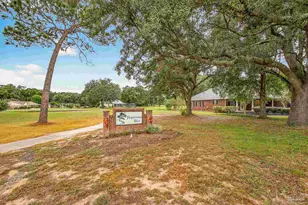 5947 Tanglewood Dr, Milton, FL 32570 - Photo 6