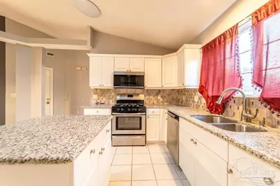 2726 Blackwood Dr, Cantonment, FL 32533 - Photo 10