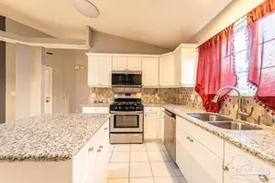 2726 Blackwood Dr, Cantonment, FL 32533 - Photo 10