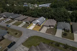 1458 Towhee Canyon Dr, Cantonment, FL 32533 - Photo 4