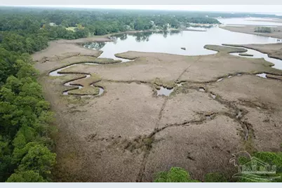 3360 Mills Bayou Dr, Milton, FL 32583 - Photo 2