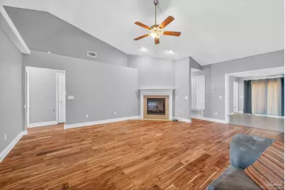 5589 Colinas Verde Dr, Milton, FL 32570 - Photo 2