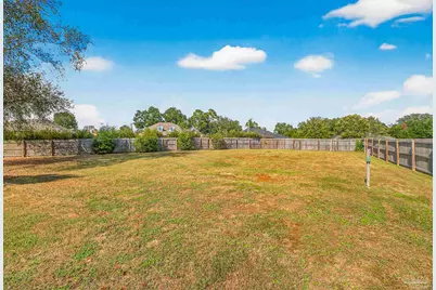 5589 Colinas Verde Dr, Milton, FL 32570 - Photo 6