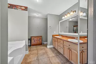 5589 Colinas Verde Dr, Milton, FL 32570 - Photo 22