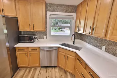 3795 Summer Dr, Pensacola, FL 32504 - Photo 12