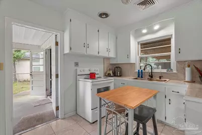 17 Linda St, Pensacola, FL 32506 - Photo 6