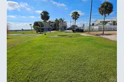 10110 Comstock Ave, Pensacola, FL 32507 - Photo 2