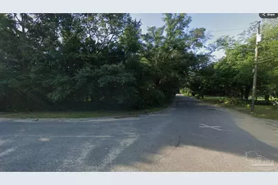 6909 Gulley Ln, Pensacola, FL 32505 - Photo 2