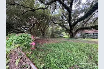 1300 N W St, Pensacola, FL 32505 - Photo 2