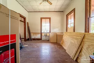 400 W Gregory St, Pensacola, FL 32502 - Photo 8