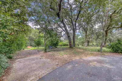 421 Canterbury Ln, Gulf Breeze, FL 32561 - Photo 10