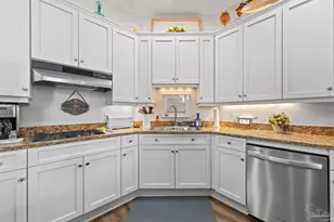 217 W Jackson St, Pensacola, FL 32501 - Photo 8