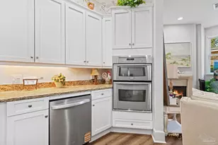 217 W Jackson St, Pensacola, FL 32501 - Photo 6