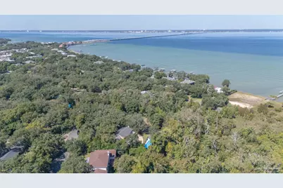 417 Canterbury Ln, Gulf Breeze, FL 32561 - Photo 48