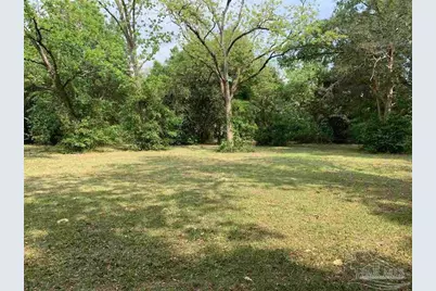 5006 W Fairfield Dr, Pensacola, FL 32506 - Photo 2