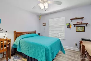 2212 Hadleigh Hills Ct, Navarre, FL 32566 - Photo 16