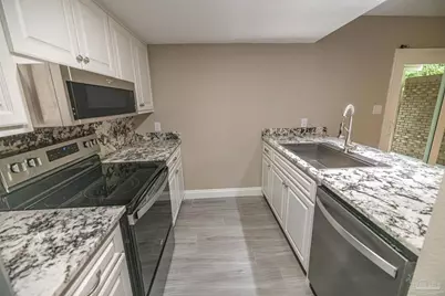 740 N Fairfield Dr, Pensacola, FL 32506 - Photo 6