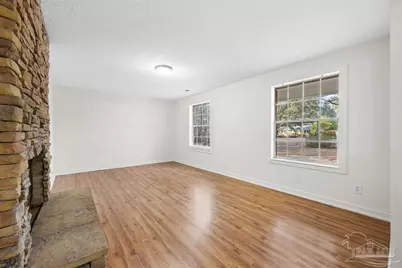 6127 Cherokee Dr, Milton, FL 32570 - Photo 4