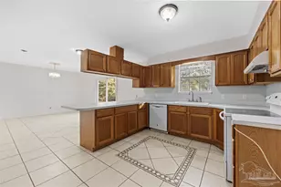 6127 Cherokee Dr, Milton, FL 32570 - Photo 8