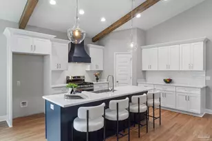 406 Hancock Ln, Pensacola, FL 32503 - Photo 2