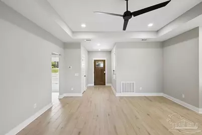 7727 Piper Cir, Milton, FL 32583 - Photo 4