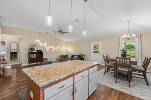 2423 Raider Ln, Navarre, FL 32566 - Photo 10