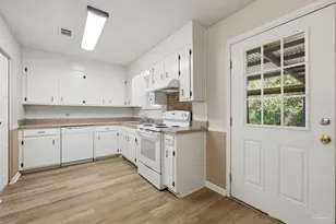 6995 Moore Ave, Pensacola, FL 32526 - Photo 12