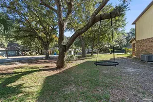 2703 Sanibel Pl, Gulf Breeze, FL 32563 - Photo 16