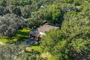 2703 Sanibel Pl, Gulf Breeze, FL 32563 - Photo 4