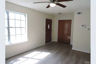 728 N Fairfield Dr, Pensacola, FL 32506 - Photo 2