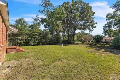 811 W Jordan St, Pensacola, FL 32501 - Photo 14