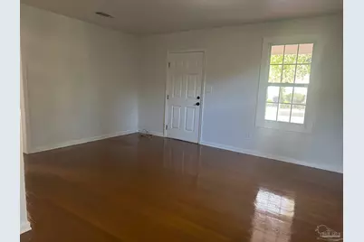 811 W Jordan St, Pensacola, FL 32501 - Photo 2
